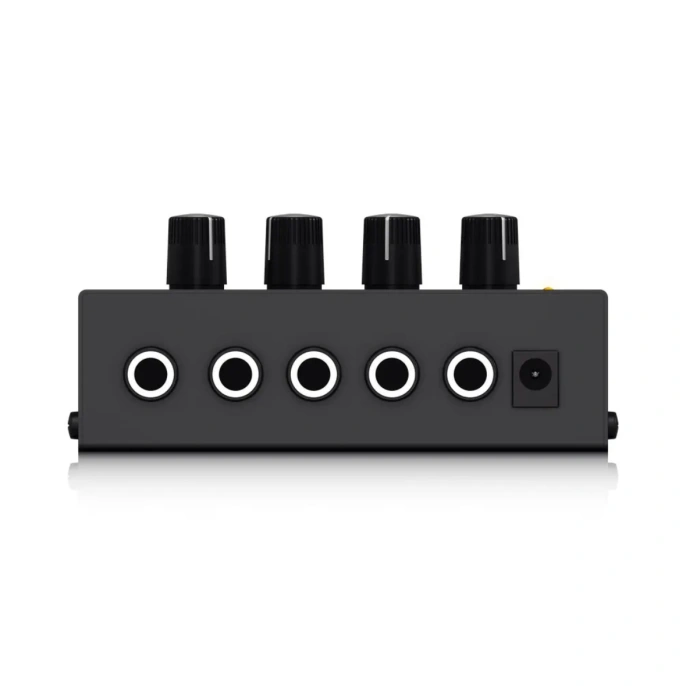 Усилитель Behringer HA400