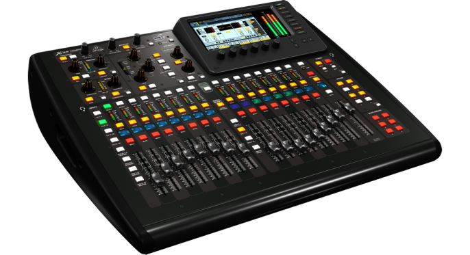 Микшерный пульт  Behringer X32 COMPACT