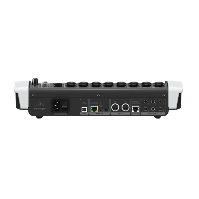 Микшерный пульт Behringer X18