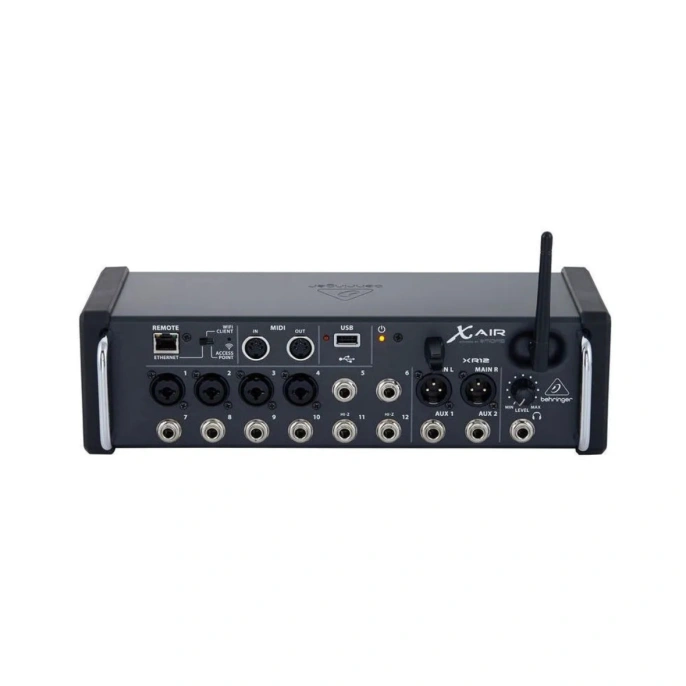 Микшерный пульт Behringer XR12