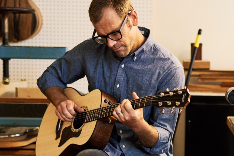 Рассуждаем о жизненных ценностях вместе с главным лютье бренда Taylor