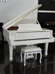 Рояль 'Беларусь' белый