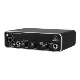 Аудиоинтерфейс Behringer UMC22