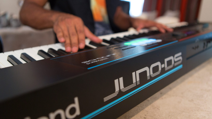 Синтезатор Roland JUNO-DS88