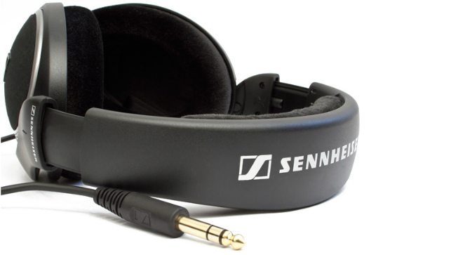Новое поступление наушников и микрофонов Sennheiser в МУЗЫКЕ!
